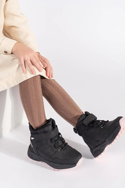 Juodos spalvos neperšlampantys batai...