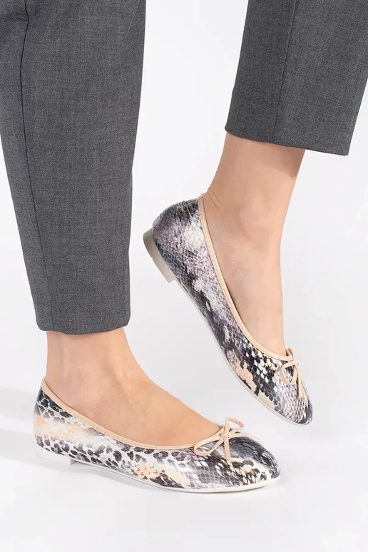 Balerinos su plokščiu padu su gyvatės... Balerinos su plokščiu padu su gyvatės...