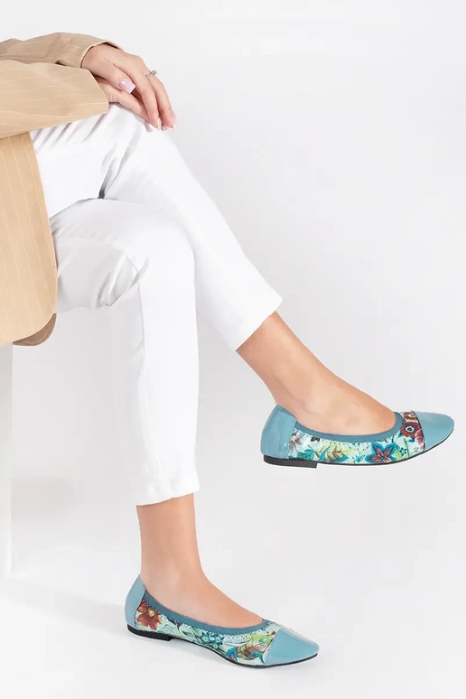 Balerinos su lakierinėmis nosimis