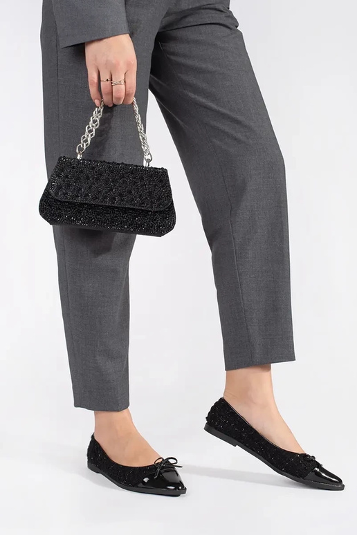 Juodos spalvos maža rankinė su...