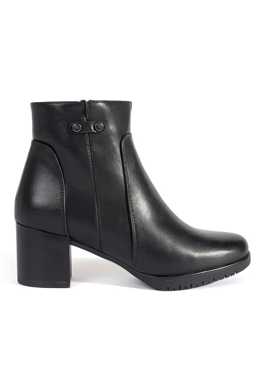 Juodi batai ant aukštakulnių Sergio...