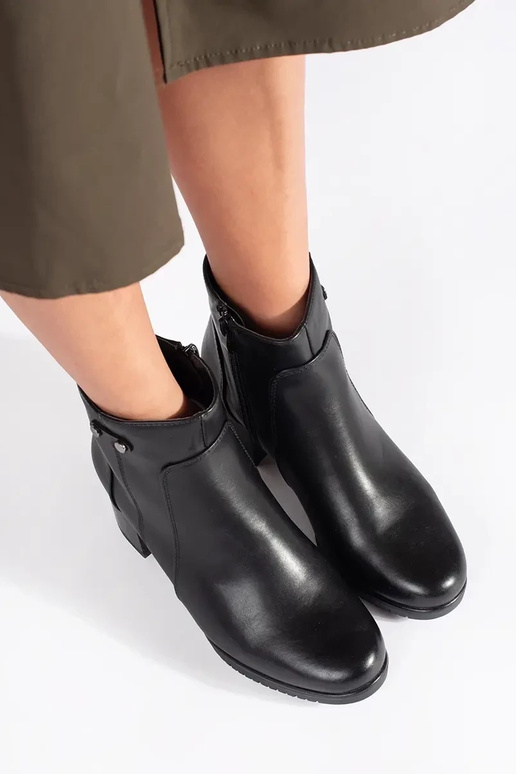 Juodi batai ant aukštakulnių Sergio...