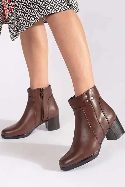 Rudos spalvos batai ant aukštakulnių...