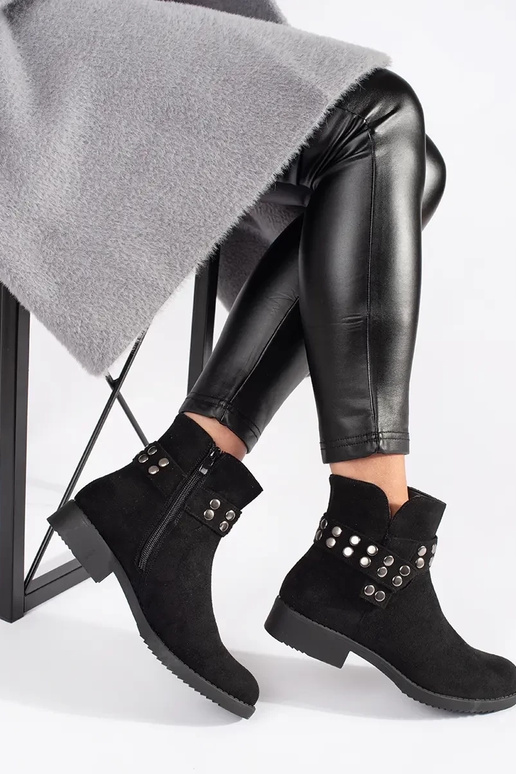 Zomšiniai žemi moteriški batai Zomšiniai žemi moteriški batai