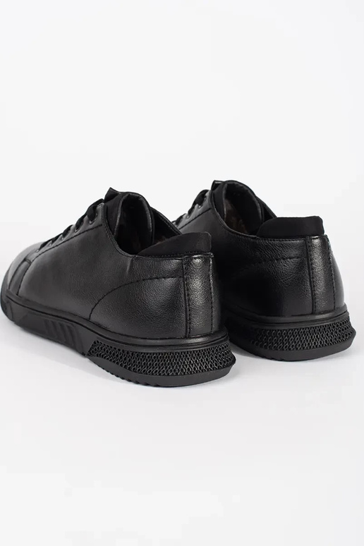 Juodos spalvos vyrų šilti kailiniai...