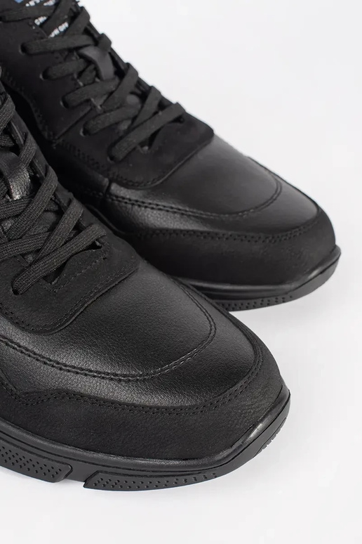 Juodos spalvos vyrų suvarstomi batai