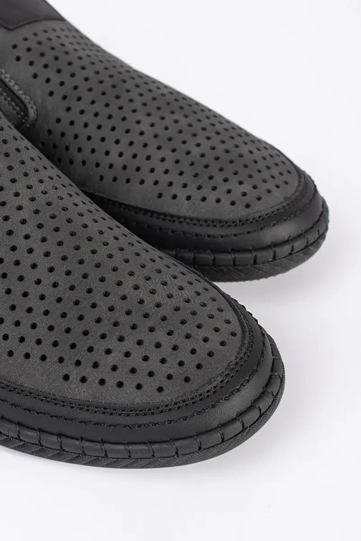 Pilkos spalvos vyrų ažūriniai batai Pilkos spalvos vyrų ažūriniai batai