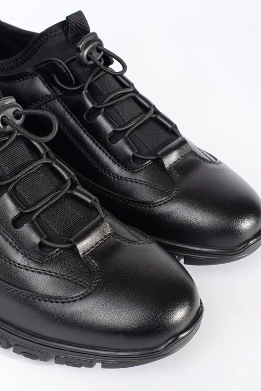 Juodos spalvos žemi sportiniai kedai