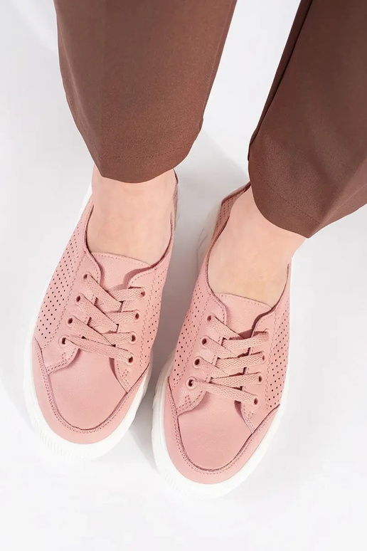 Rožinės spalvos ažūriniai sportbačiai...
