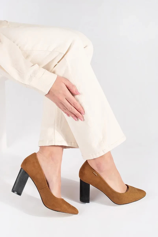 Rudos spalvos aukštakulniai Rudos spalvos aukštakulniai