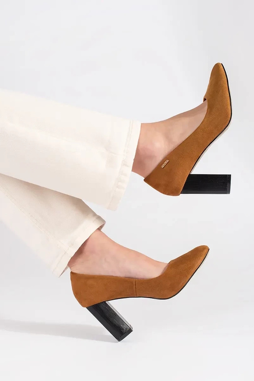 Rudos spalvos aukštakulniai Rudos spalvos aukštakulniai