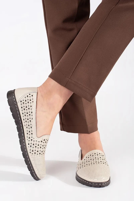 Smėlio spalvos pusbačiai su ažūro...