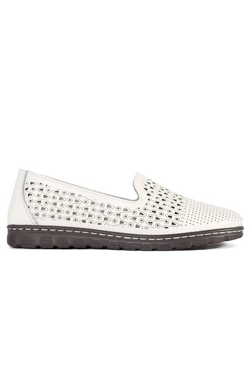 Ažūriniai balti pusbačiai