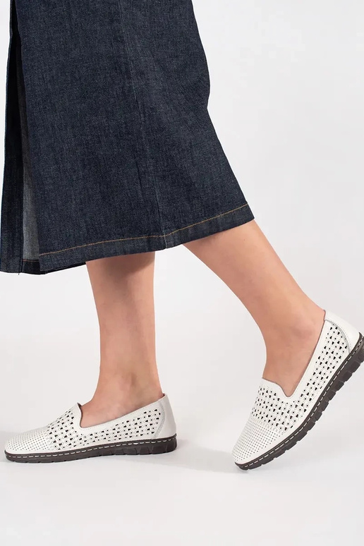 Ažūriniai balti pusbačiai