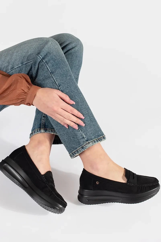 Juodos spalvos mokasinai iš zomšos...