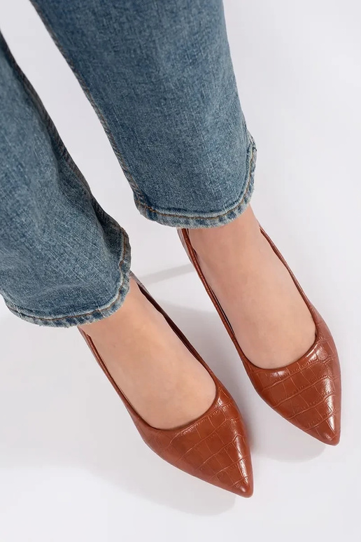 Aukštakulniai rudos spalvos