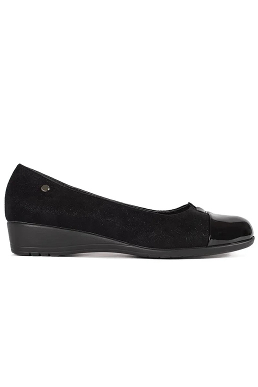 Juodos spalvos pusbačiai su lakuotais...