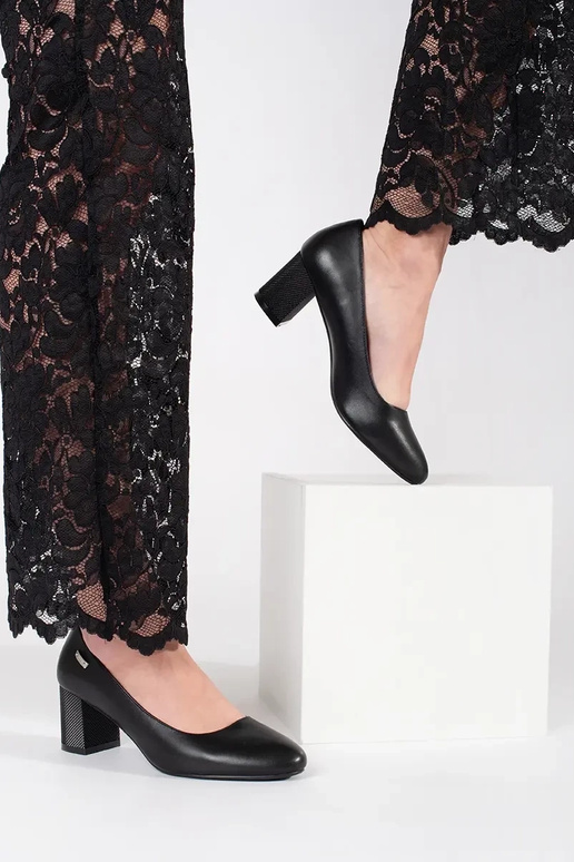 Juodos spalvos klasikiniai...