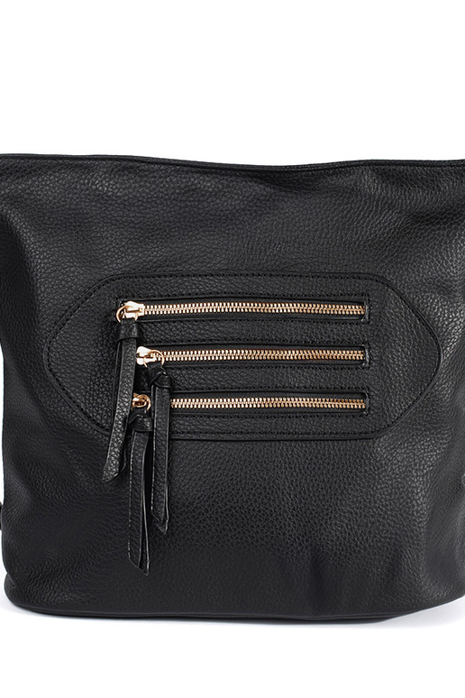 Juoda rankinė su auksinėmis sagtimis