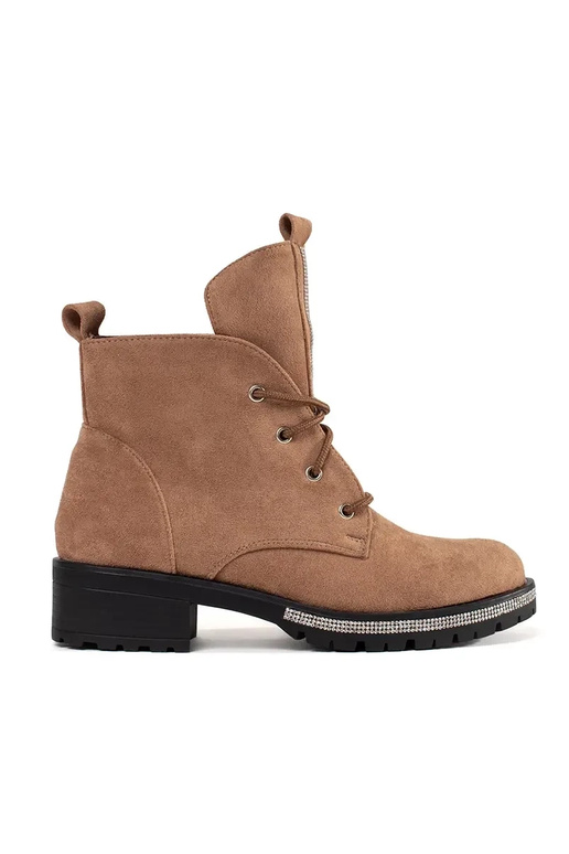 Smėlio spalvos batai suvarstytas