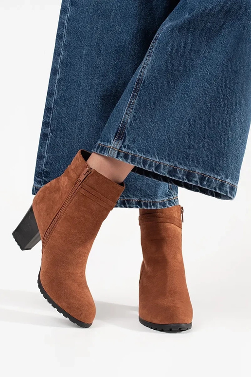 Rudos spalvos aulinukai iš zomšos