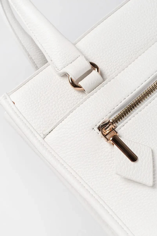 Balta rankinė su užtrauktuku Balta rankinė su užtrauktuku