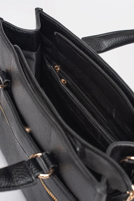 Juoda rankinė su užtrauktuku Juoda rankinė su užtrauktuku