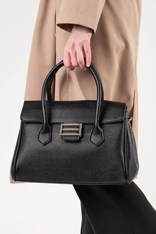 Juoda moteriška rankinė su dirželiais