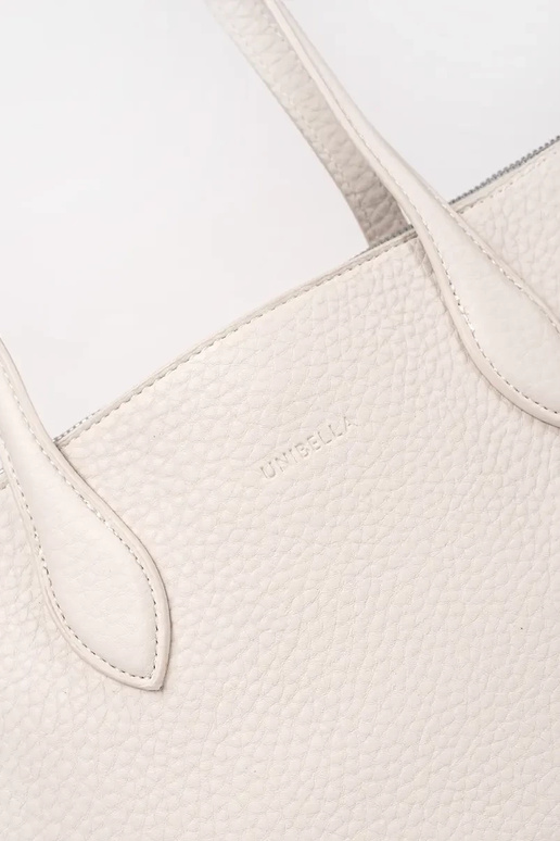 ryškiai mėlynos spalvos dirbtinės...