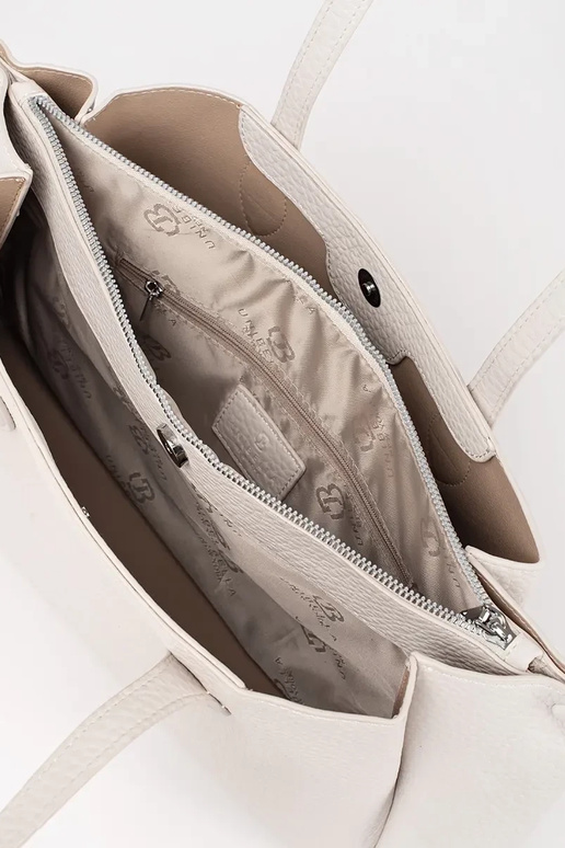 ryškiai mėlynos spalvos dirbtinės...