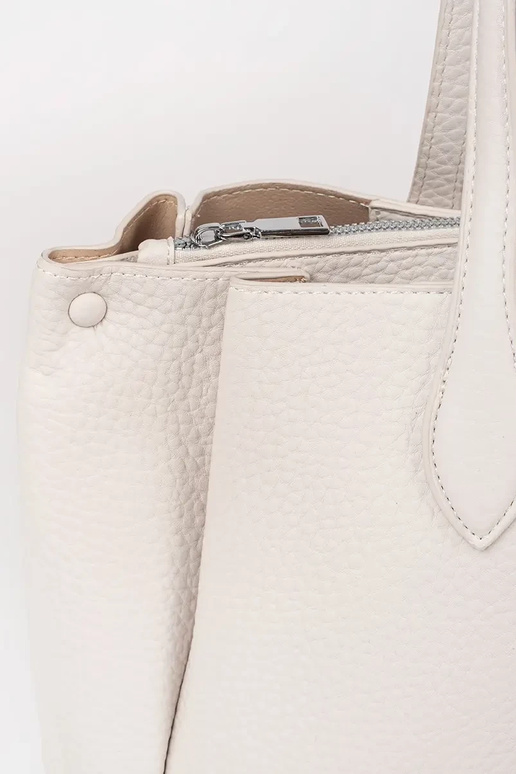 ryškiai mėlynos spalvos dirbtinės...