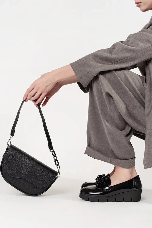 Juoda paštininkė rankinė