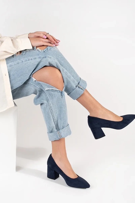 Tamsiai mėlynos spalvos aukštakulniai...