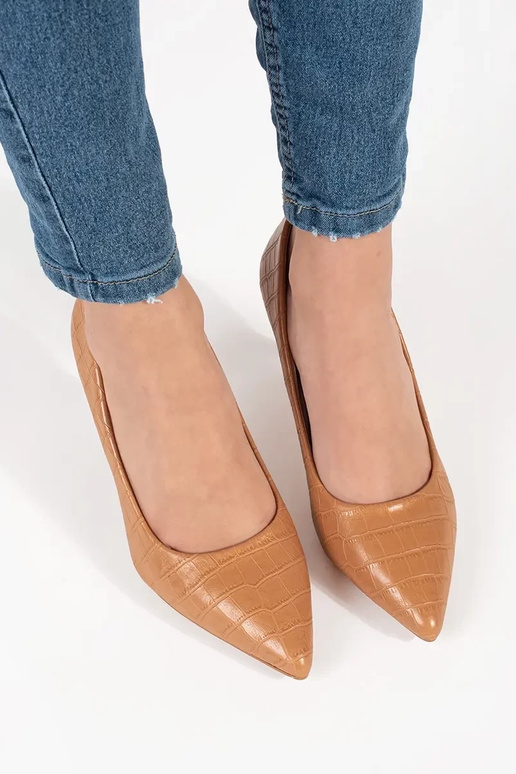 Aukštakulniai smėlio spalvos