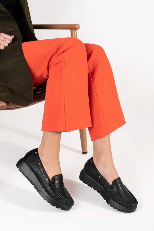 Stilingi juodos spalvos moteriški... Stilingi juodos spalvos moteriški...