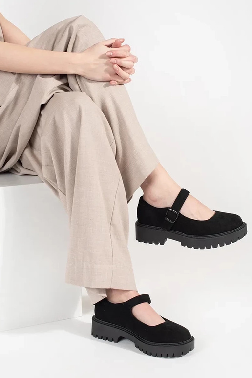 Juodos pusbačiai su platforma Juodos pusbačiai su platforma