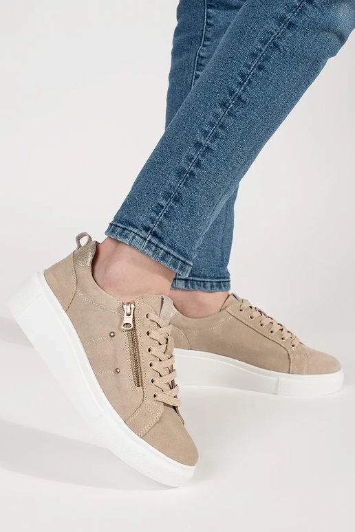 Smėlio sportiniai batai ant storo pado Smėlio sportiniai batai ant storo pado