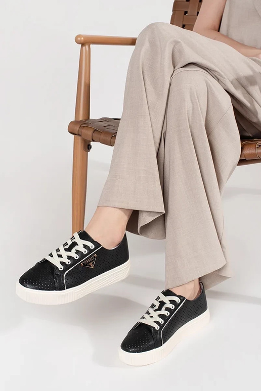 Juodos odinės sportinės bateliai su...