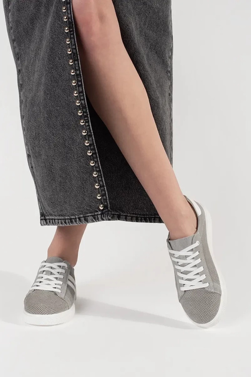Pilkos spalvos ažūriniai batai iš...