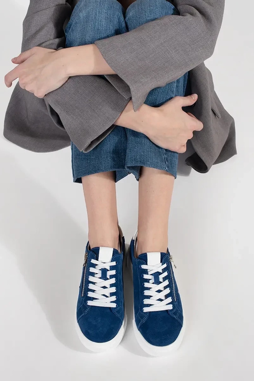 Mėlynos sportiniai batai ant storo pado Mėlynos sportiniai batai ant storo pado