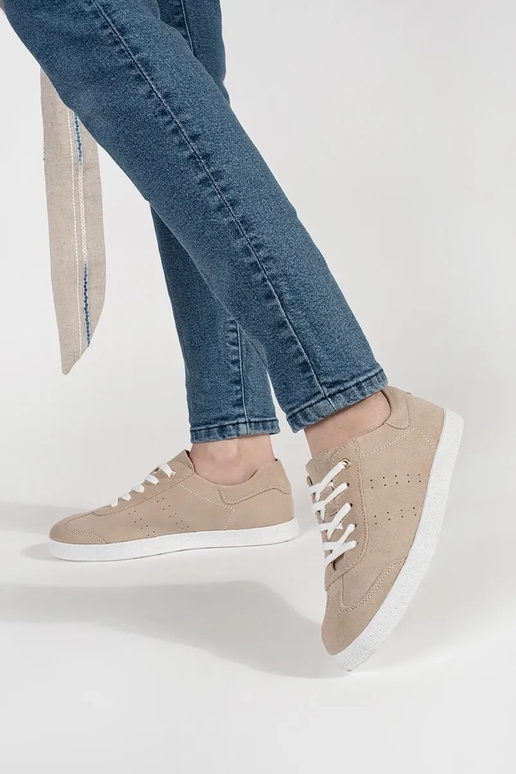 Smėlio odiniai sportiniai batai Smėlio odiniai sportiniai batai