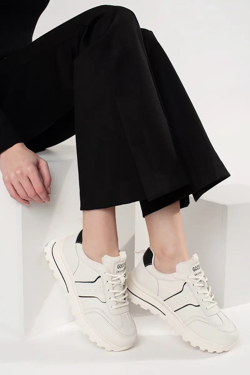 Pilkos spalvos ažūriniai batai iš...