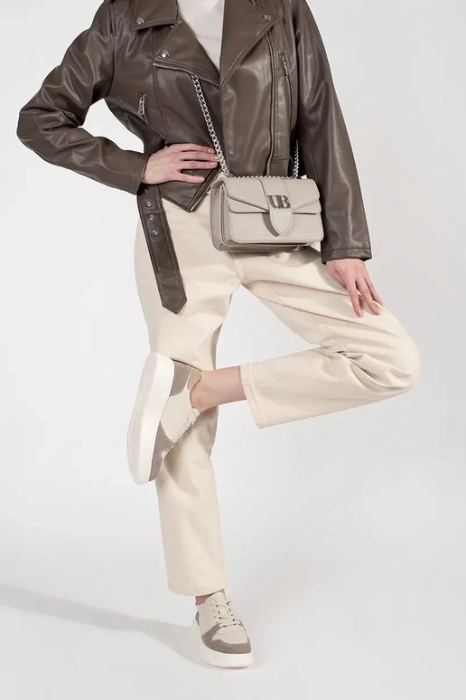 Baltos spalvos ažūriniai sportiniai... Baltos spalvos ažūriniai sportiniai...