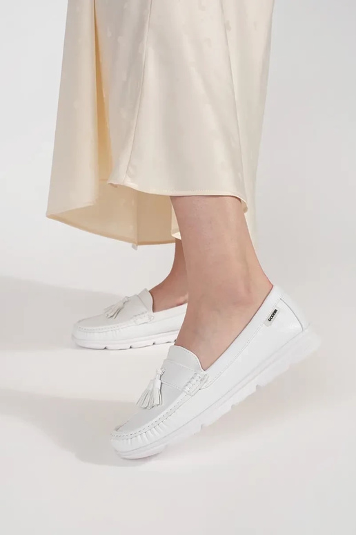 Baltos mokasinai su kutais Baltos mokasinai su kutais