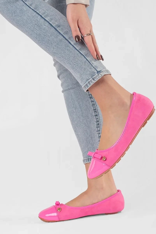 Rožinės spalvos butas balerinos su... Rožinės spalvos butas balerinos su...