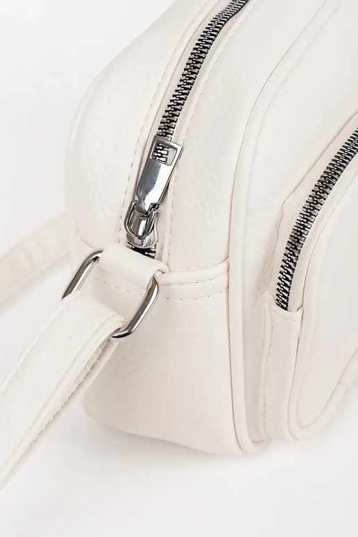 Ryškiai mėlyna mažai rankinė su...