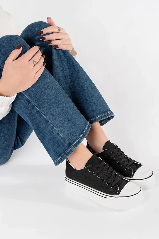 Juodos spalvos klasikinio modelio...