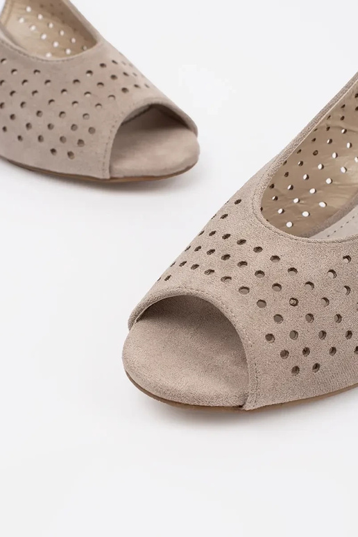 Basutės ant kulno sidabro spalvos Basutės ant kulno sidabro spalvos