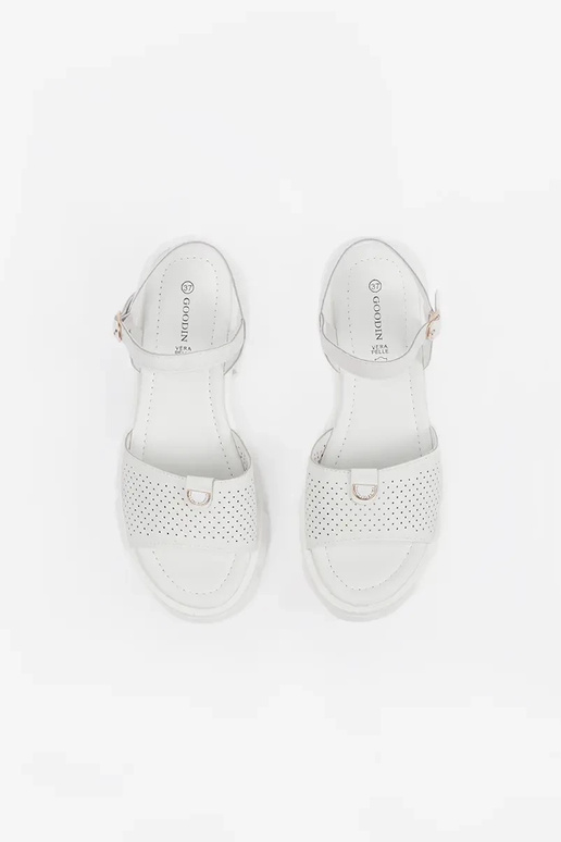 Baltos sandalai su platforma Baltos sandalai su platforma