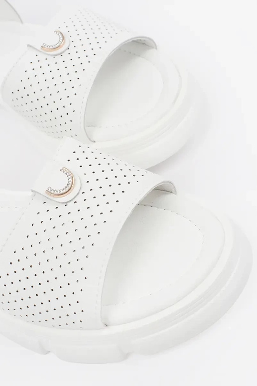 Baltos sandalai su platforma Baltos sandalai su platforma